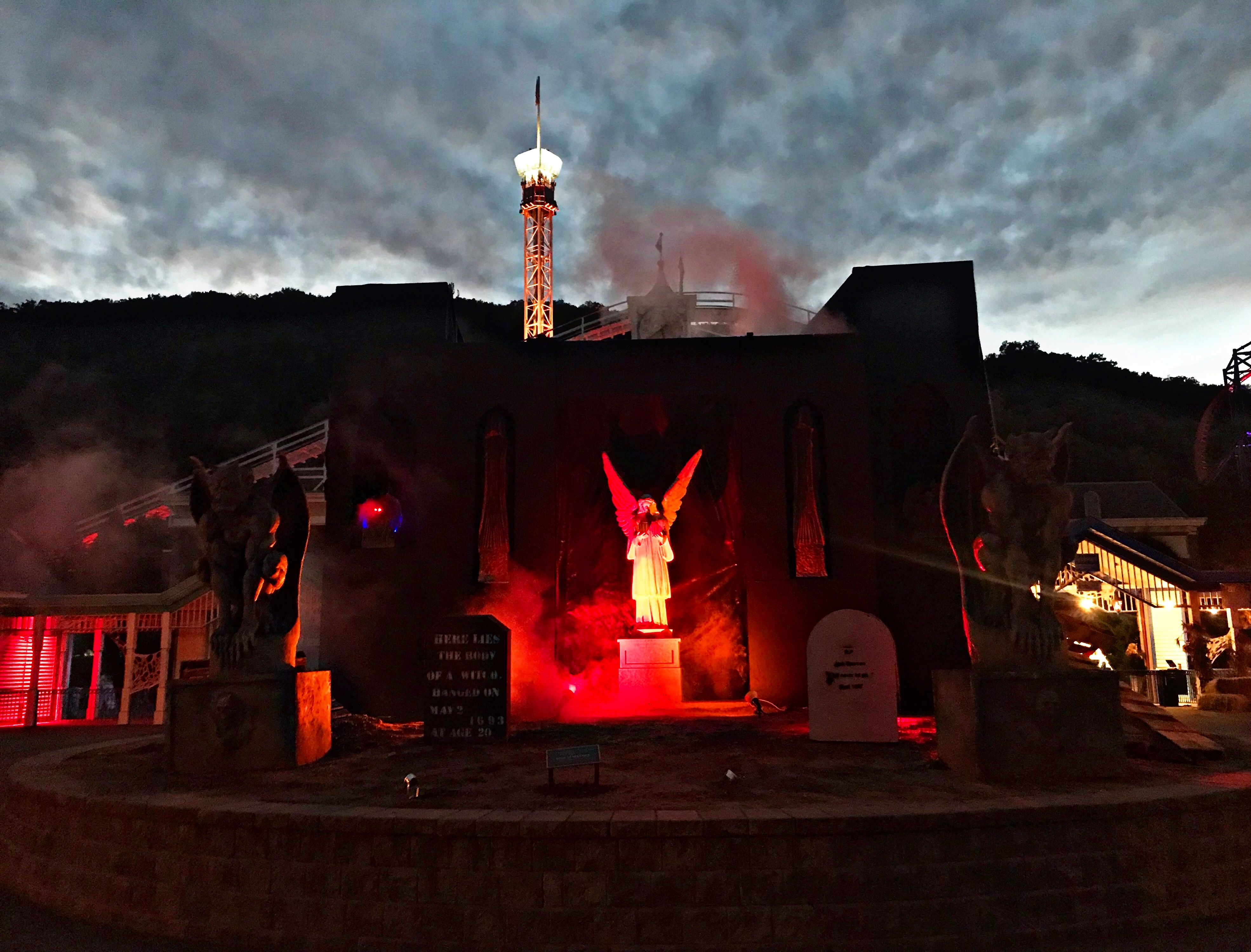 Great Escape: Haunted Graveyard at Lake Compounce