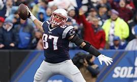 Gronk Reunites with Brady; Signs with Bucs